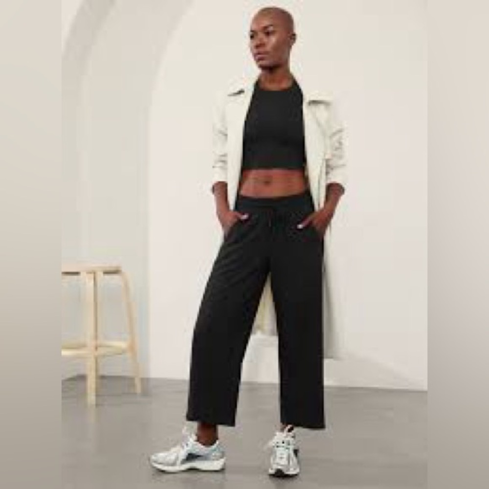 Athleta Avenue wide leg crop pant black 8 petite